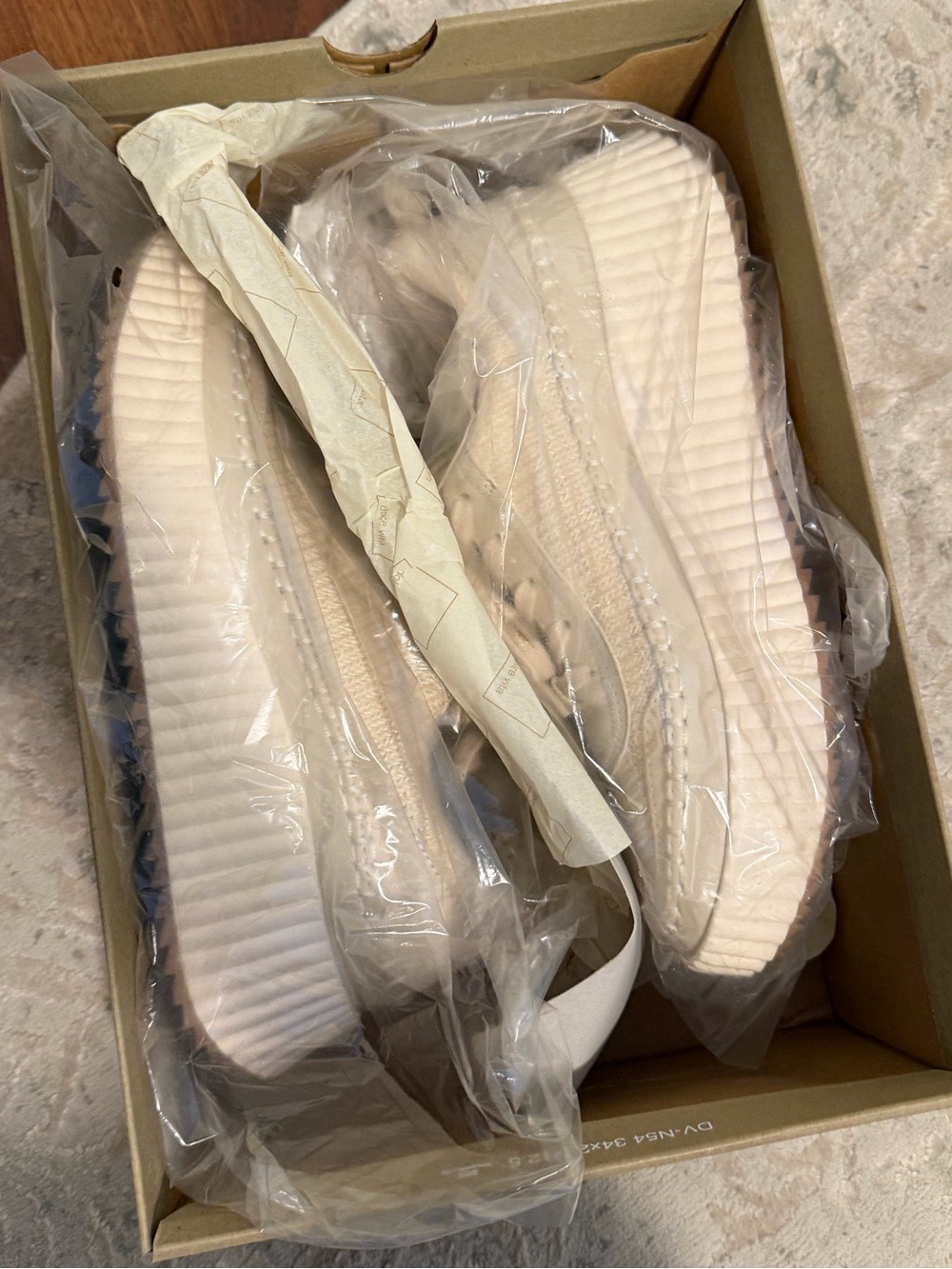 Dolce Vita Daran Wedge Sneaker - Ivory 9 - Picture 12 of 13